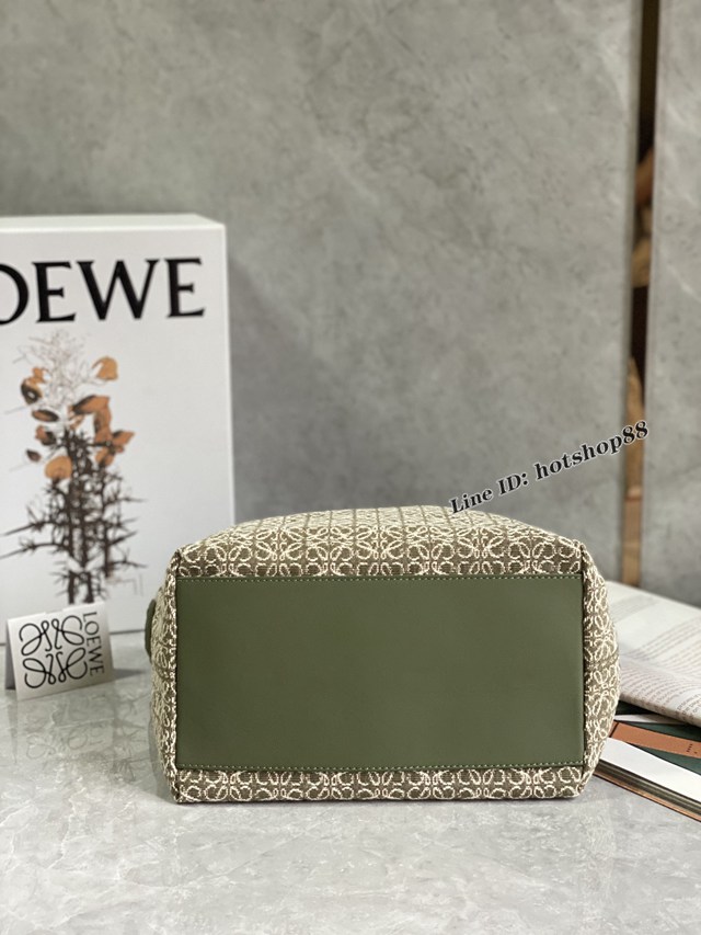 Loewe專櫃2022新款大號便當包飯盒包 羅意威Cubi Anagram腋下包 lyw1337